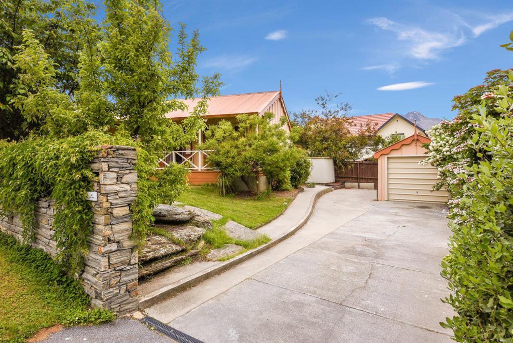 Central Peach - Queenstown Holiday Home Екстериор снимка