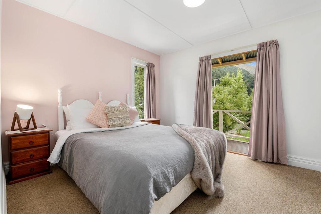 Central Peach - Queenstown Holiday Home Екстериор снимка