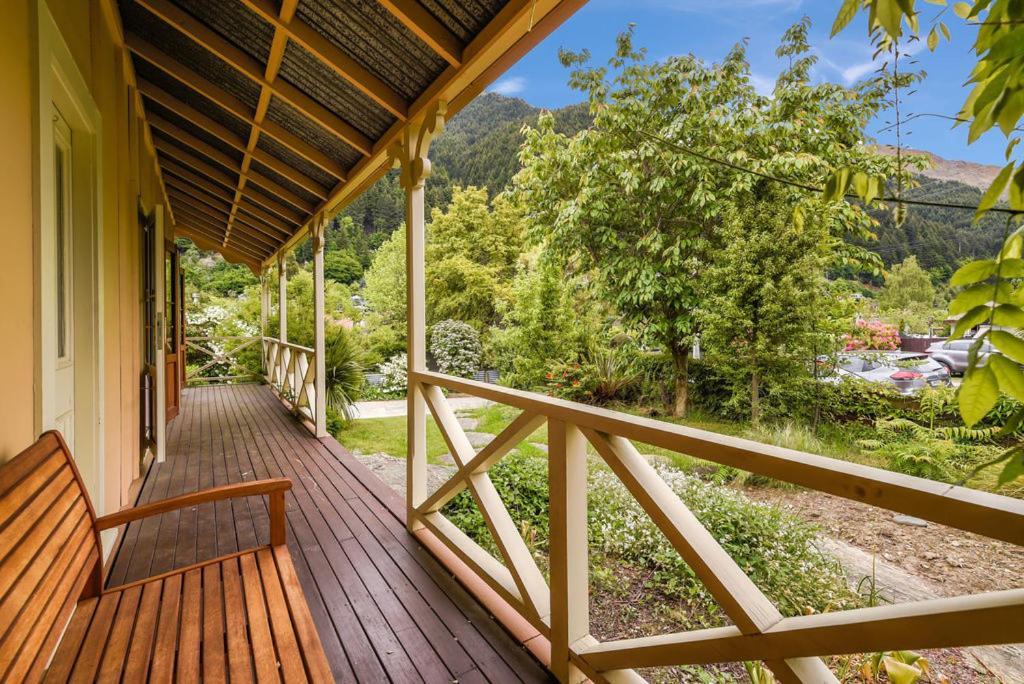 Central Peach - Queenstown Holiday Home Екстериор снимка
