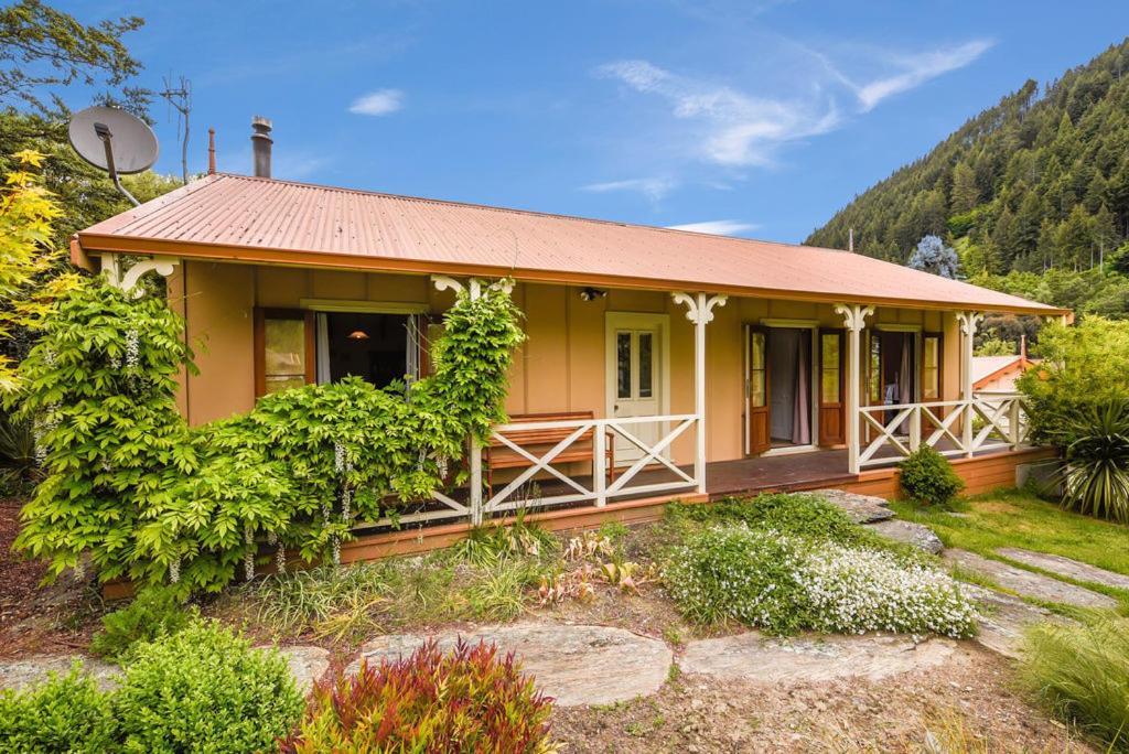 Central Peach - Queenstown Holiday Home Екстериор снимка
